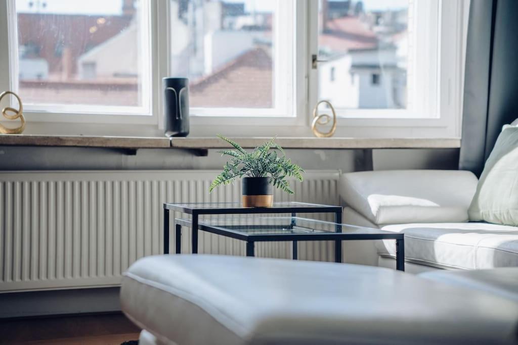 Downtown 2bd Riverside Near Dancing House Praga