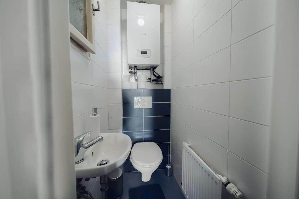 Downtown 2bd Riverside Near Dancing House Apartamento